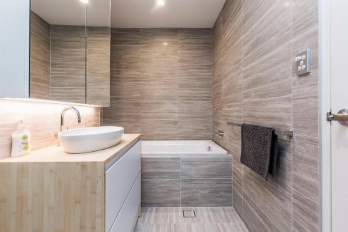 Executive 2 Storey Sydney Apartment with Pool image 11