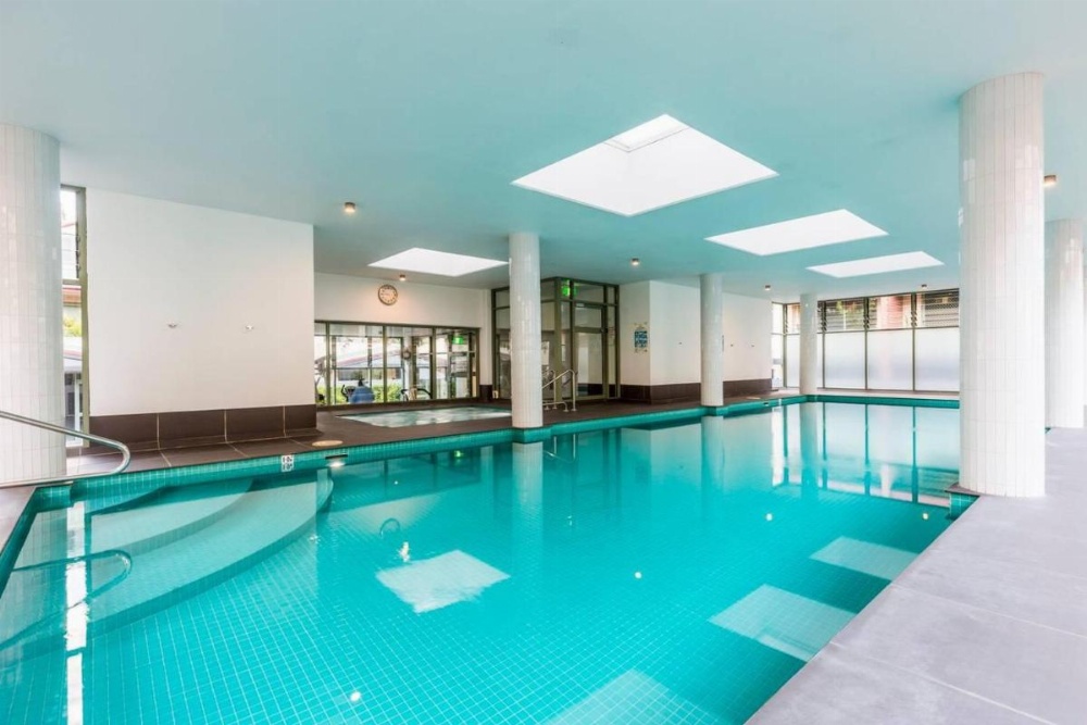 Executive 2 Storey Sydney Apartment with Pool Image 14