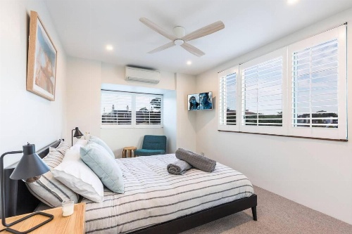 Executive 2 Storey Sydney Apartment with Pool image 2