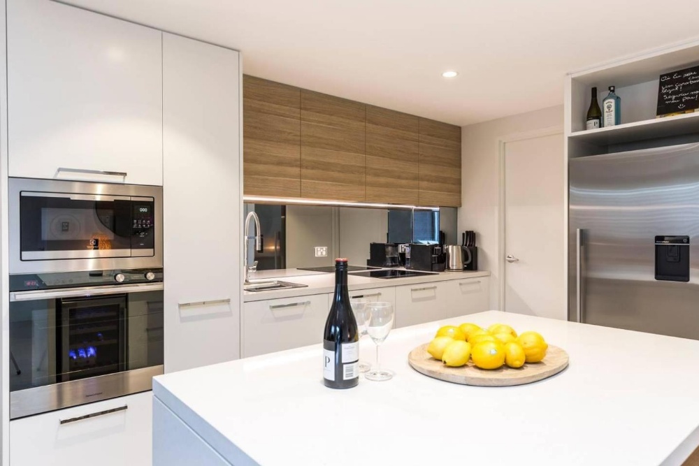 Executive 2 Storey Sydney Apartment with Pool