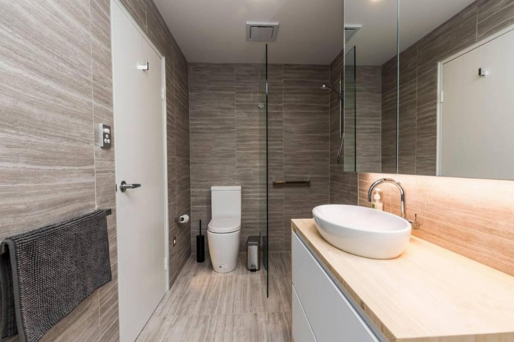 Executive 2 Storey Sydney Apartment with Pool Image 7