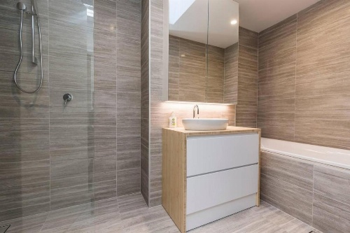Executive 2 Storey Sydney Apartment with Pool image 9